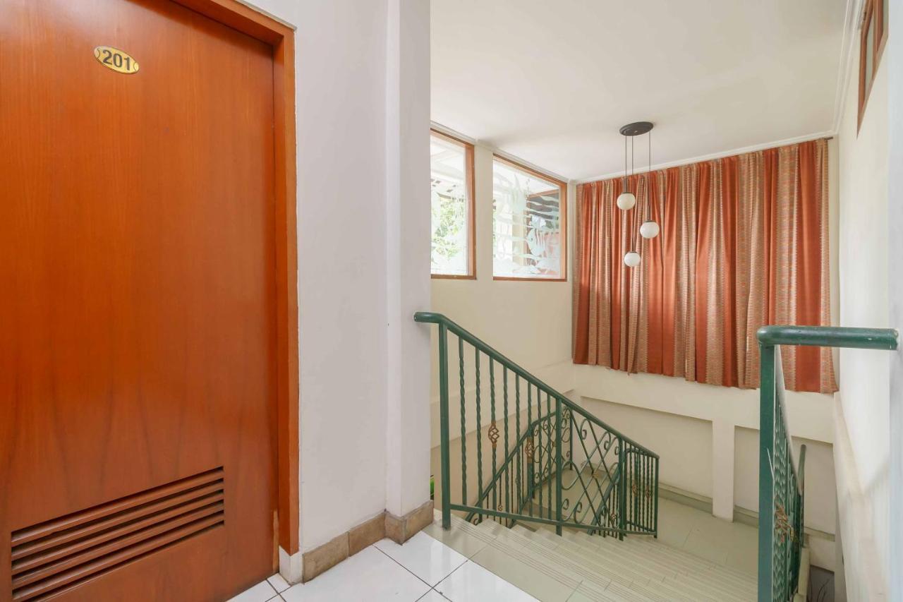Reddoorz Plus Near Kemang Raya Jakarta Exteriör bild