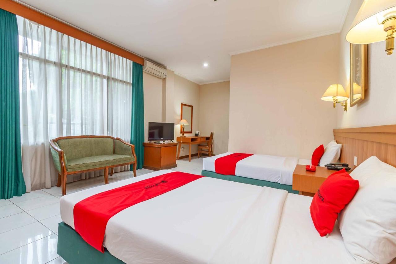 Reddoorz Plus Near Kemang Raya Jakarta Exteriör bild