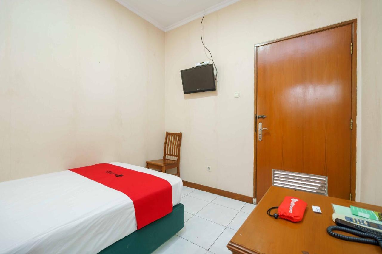Reddoorz Plus Near Kemang Raya Jakarta Exteriör bild