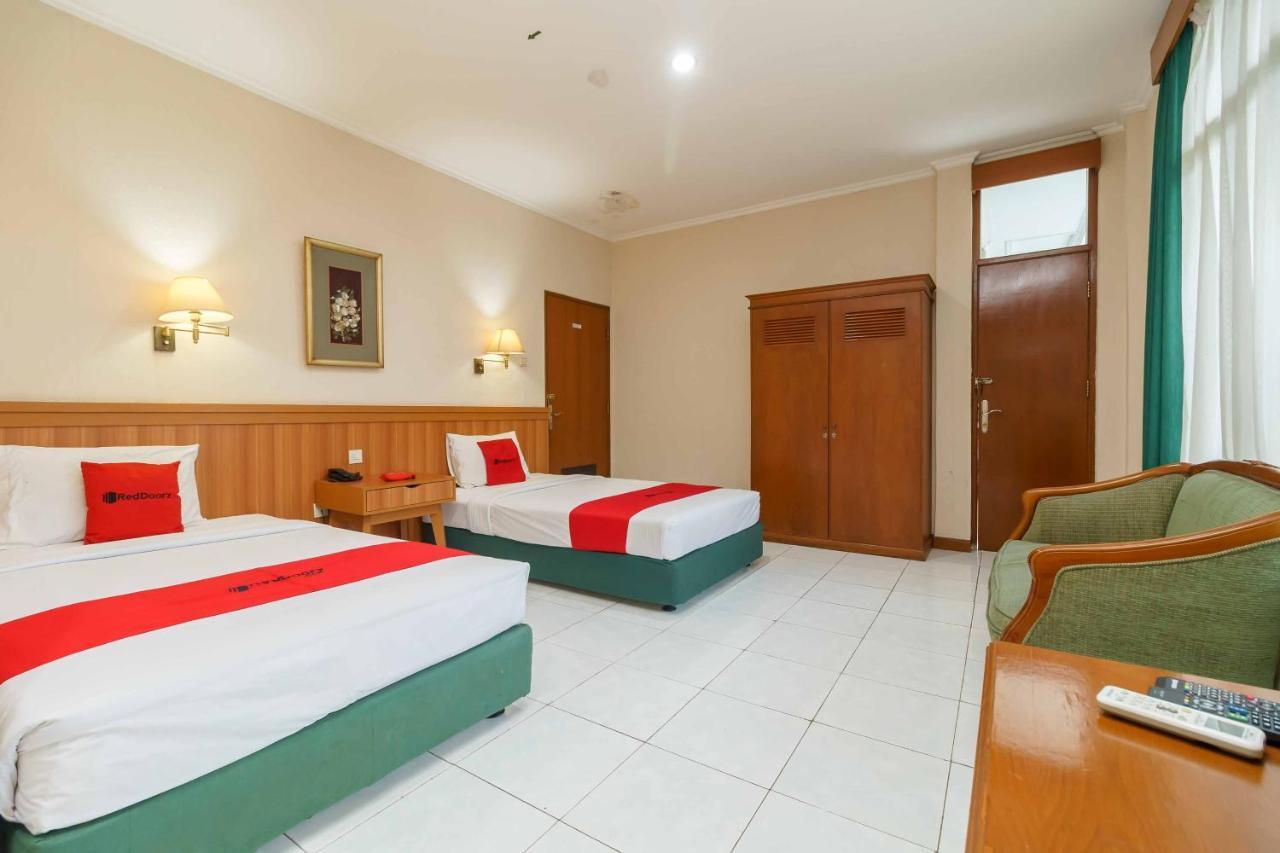 Reddoorz Plus Near Kemang Raya Jakarta Exteriör bild