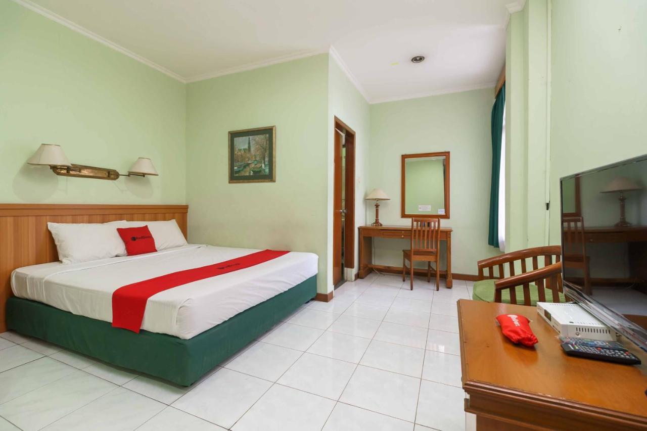 Reddoorz Plus Near Kemang Raya Jakarta Exteriör bild