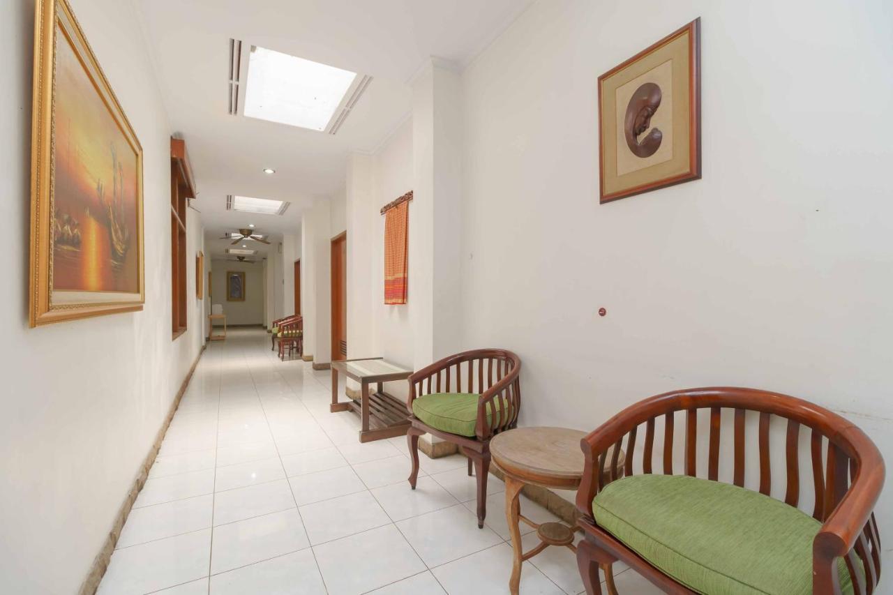 Reddoorz Plus Near Kemang Raya Jakarta Exteriör bild