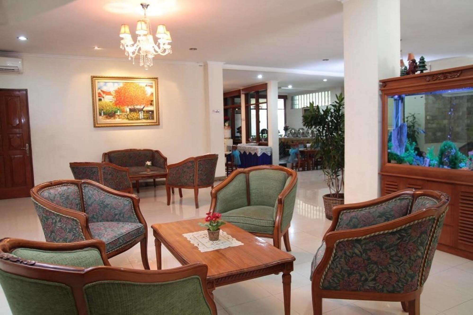 Reddoorz Plus Near Kemang Raya Jakarta Exteriör bild