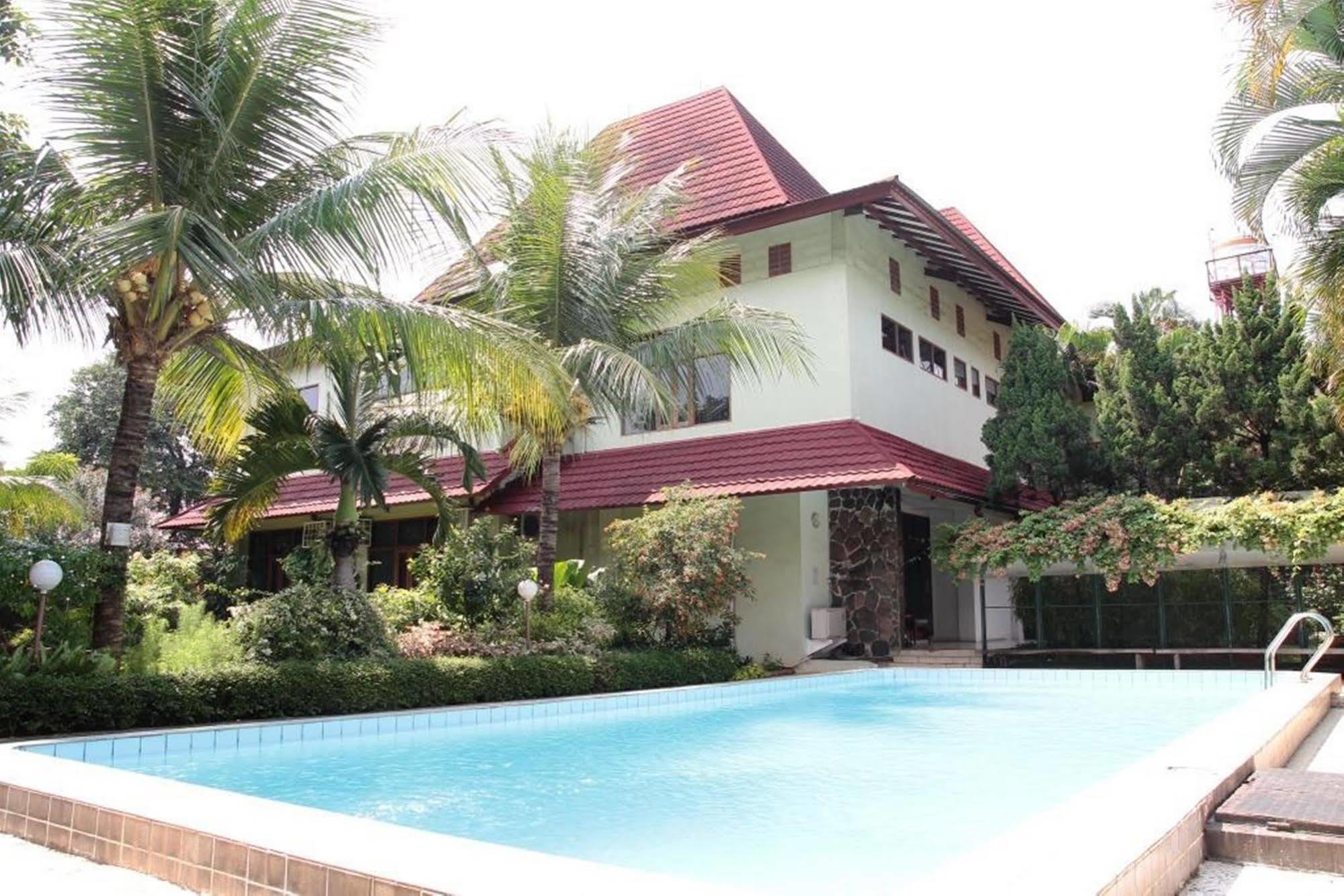 Reddoorz Plus Near Kemang Raya Jakarta Exteriör bild