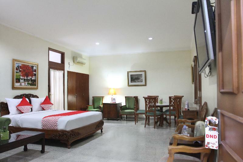 Reddoorz Plus Near Kemang Raya Jakarta Exteriör bild